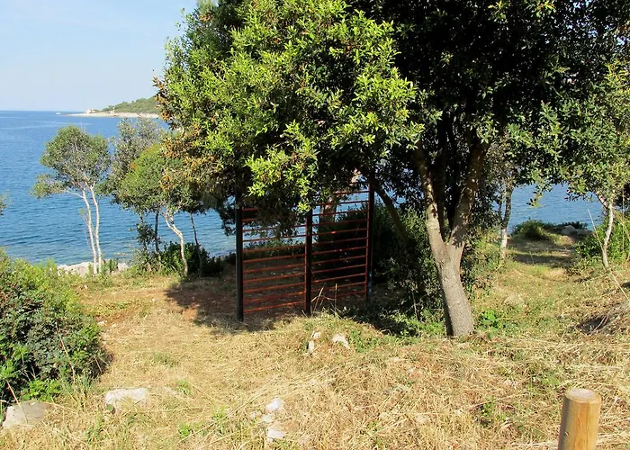 Suzy 3* Pula